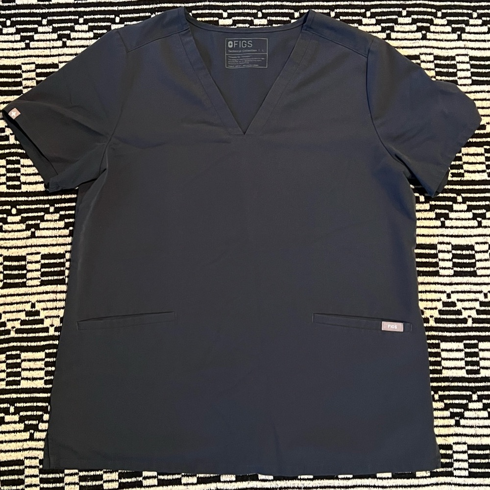 Casma 3 Pocket Scrub Top size Large